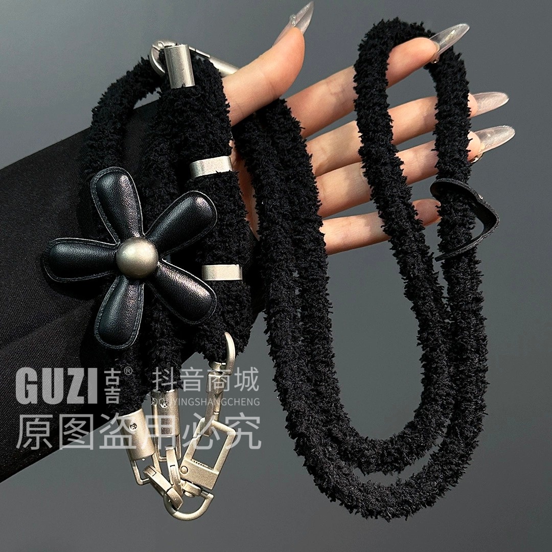 冬季毛绒斜挎手机挂绳皮质花朵挂脖女防丢可调节超好看女通用长链