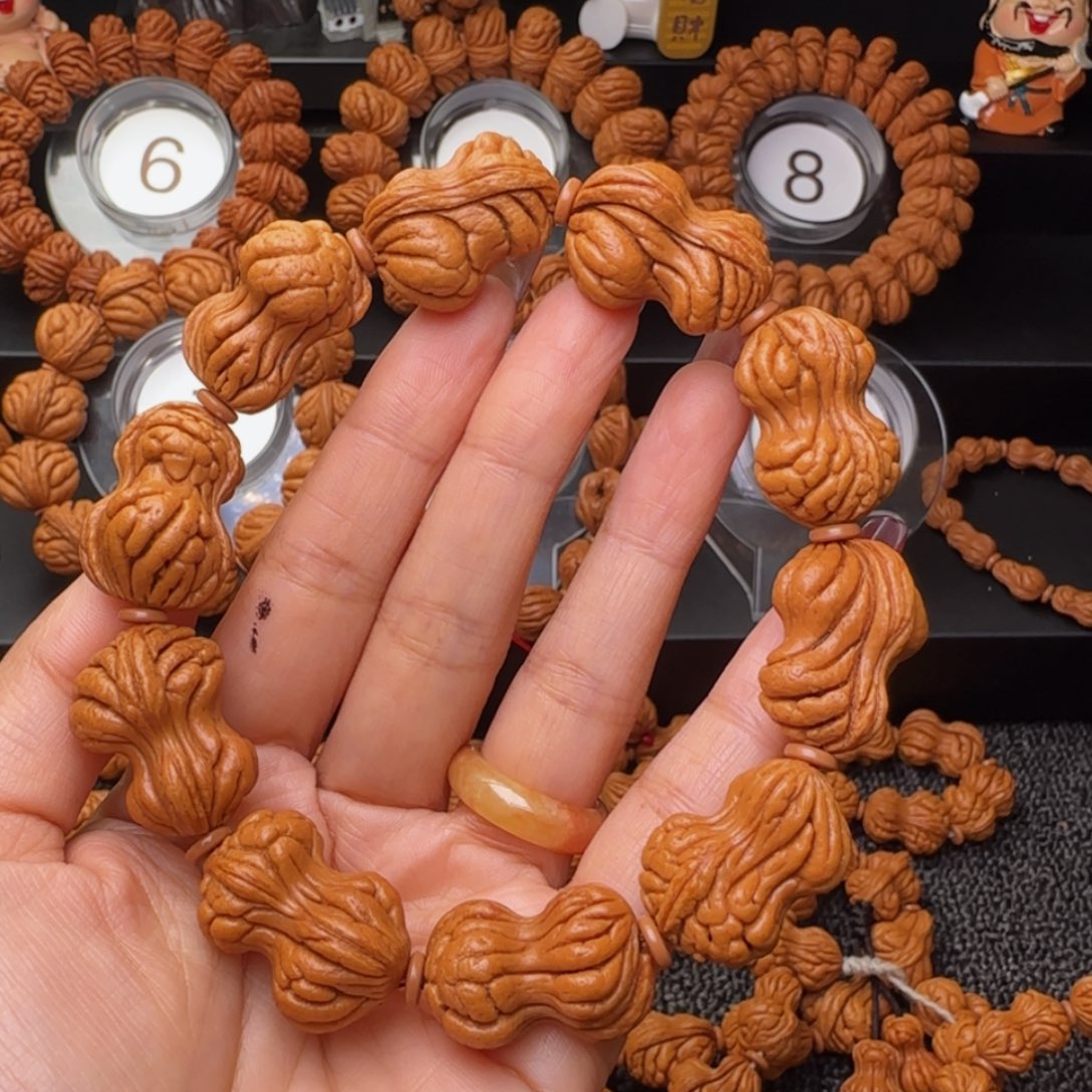 桃核吊坠花生手串