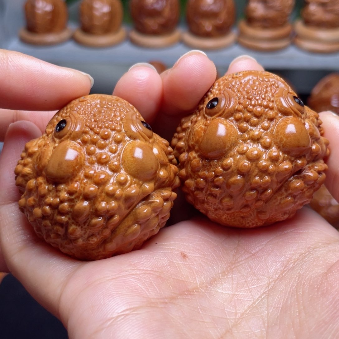 吊坠橄榄核金蟾手球3.5