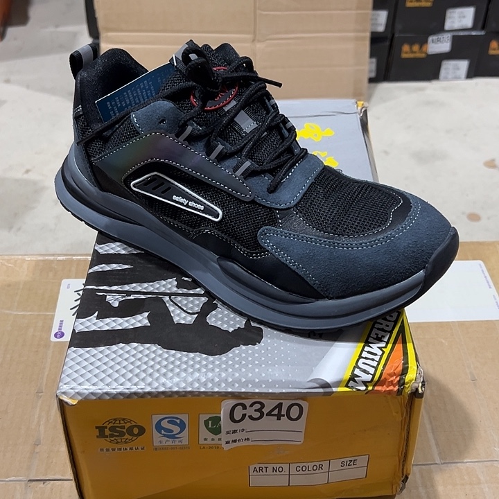 编码340号。43码防砸防刺劳保鞋。