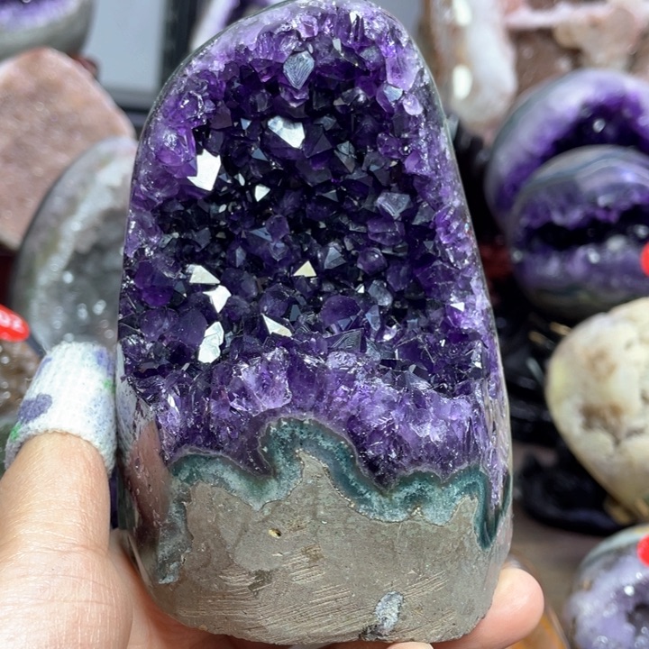 水晶摆件未镶嵌捡漏