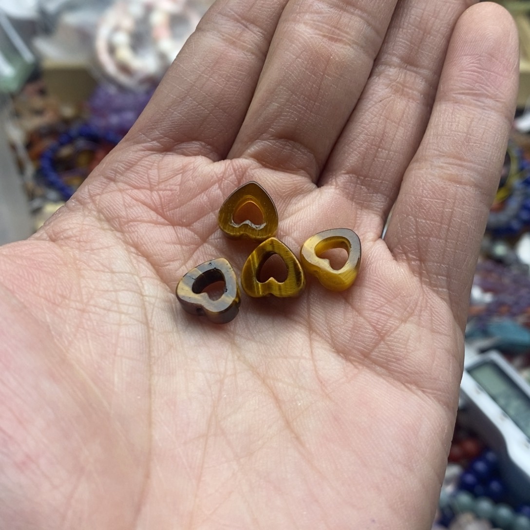 玛瑙/玉髓未镶嵌珠宝半成品四个黄虎石