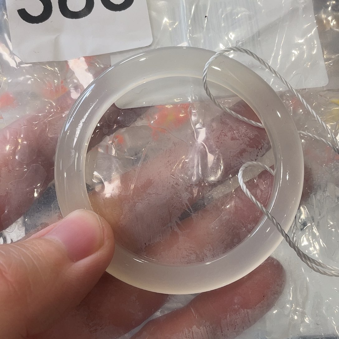 玛瑙/玉髓手镯未镶嵌L***i383