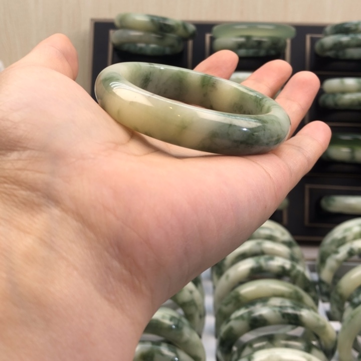 人***儿岫玉未镶嵌手镯手镯岫玉手工