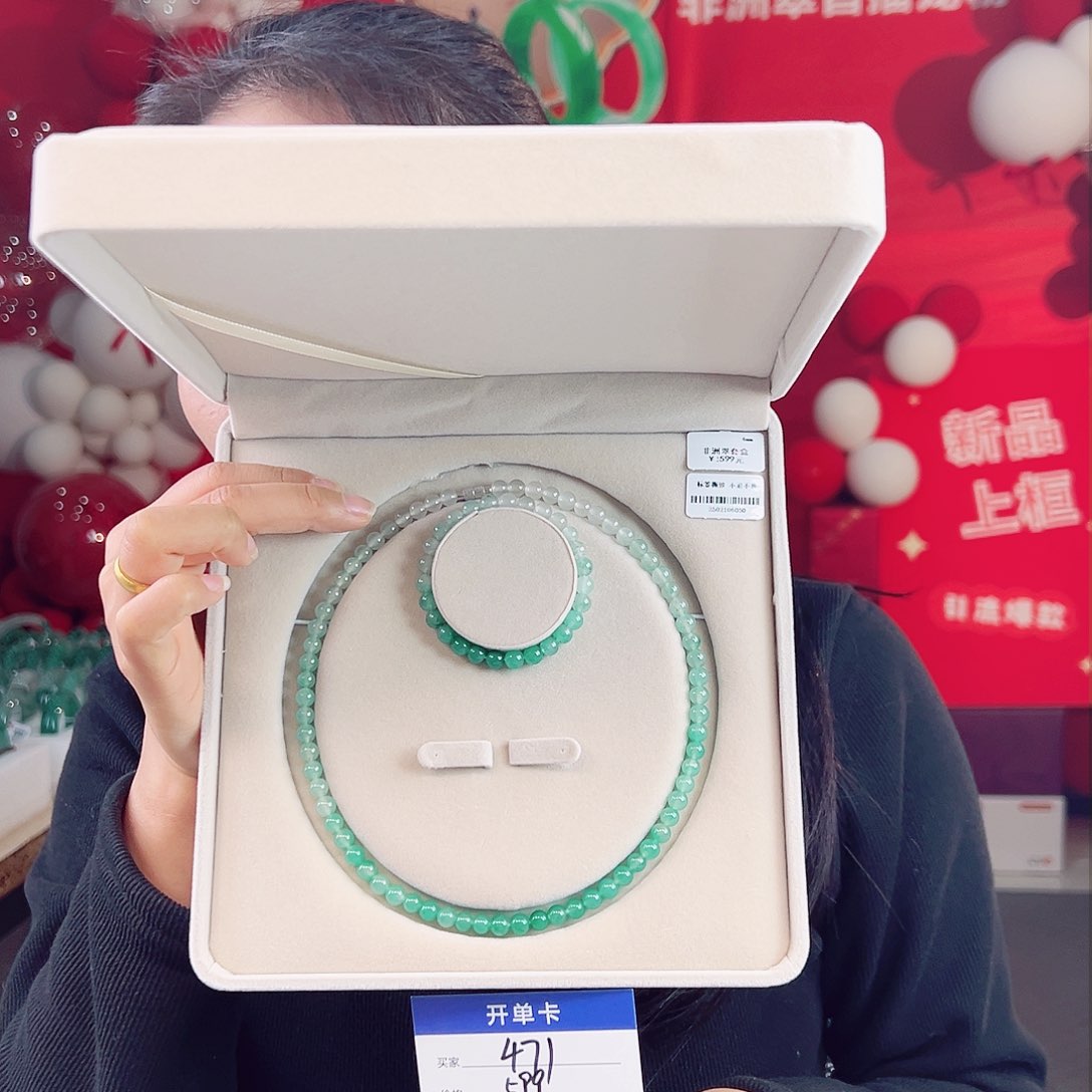 石英质玉套装未镶嵌