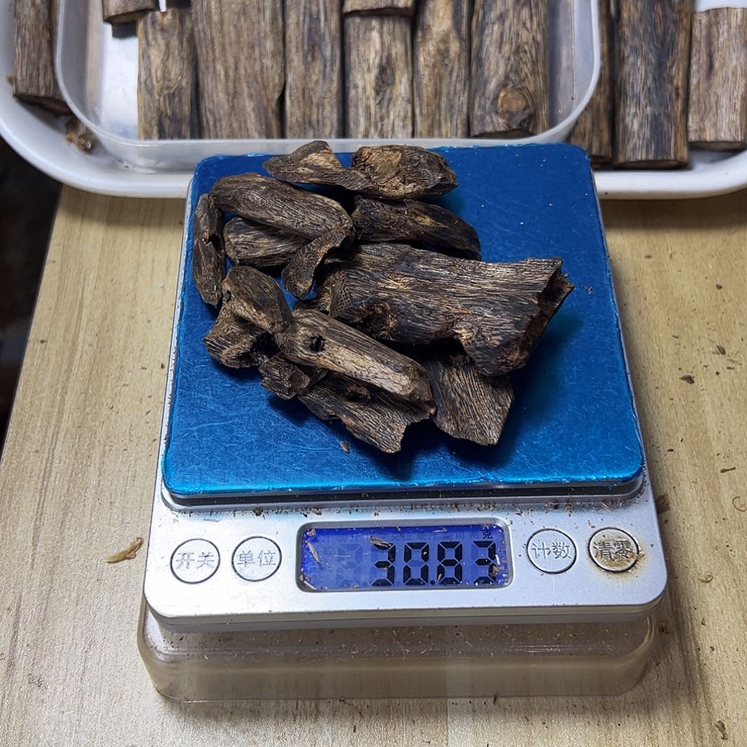 香料绿奇楠白棋块料30克