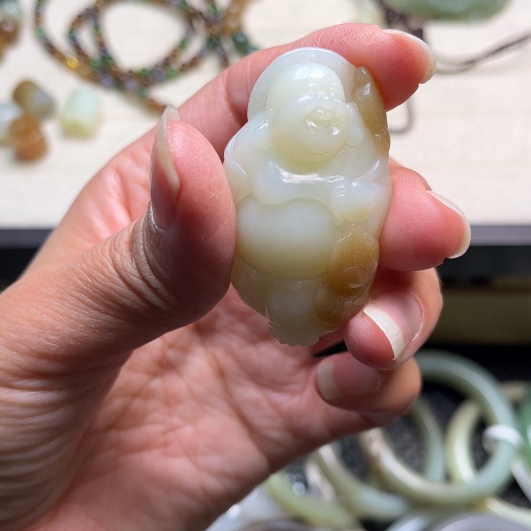 和田玉未镶嵌吊坠(赠链)