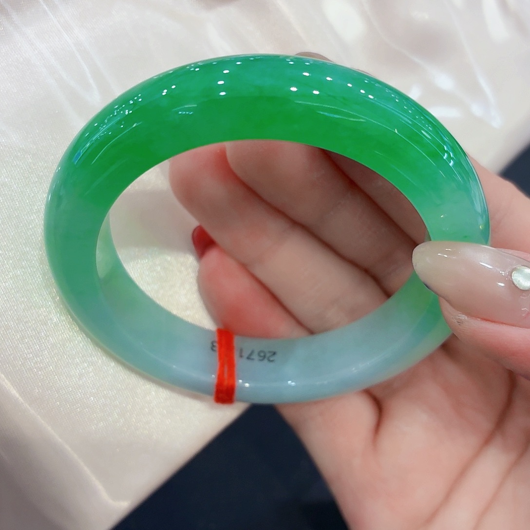 厚***物翡翠未镶嵌手镯翡翠53.2圈口（强推）毕业款