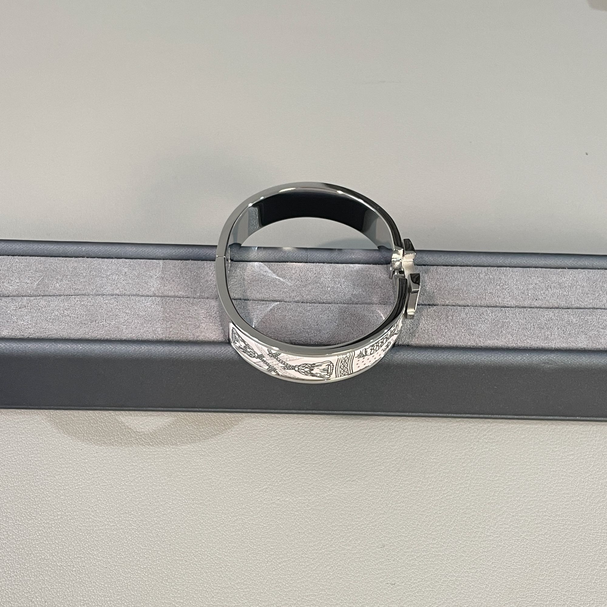 铜合金莫桑石手镯 设计师款轻奢高定H白色手镯