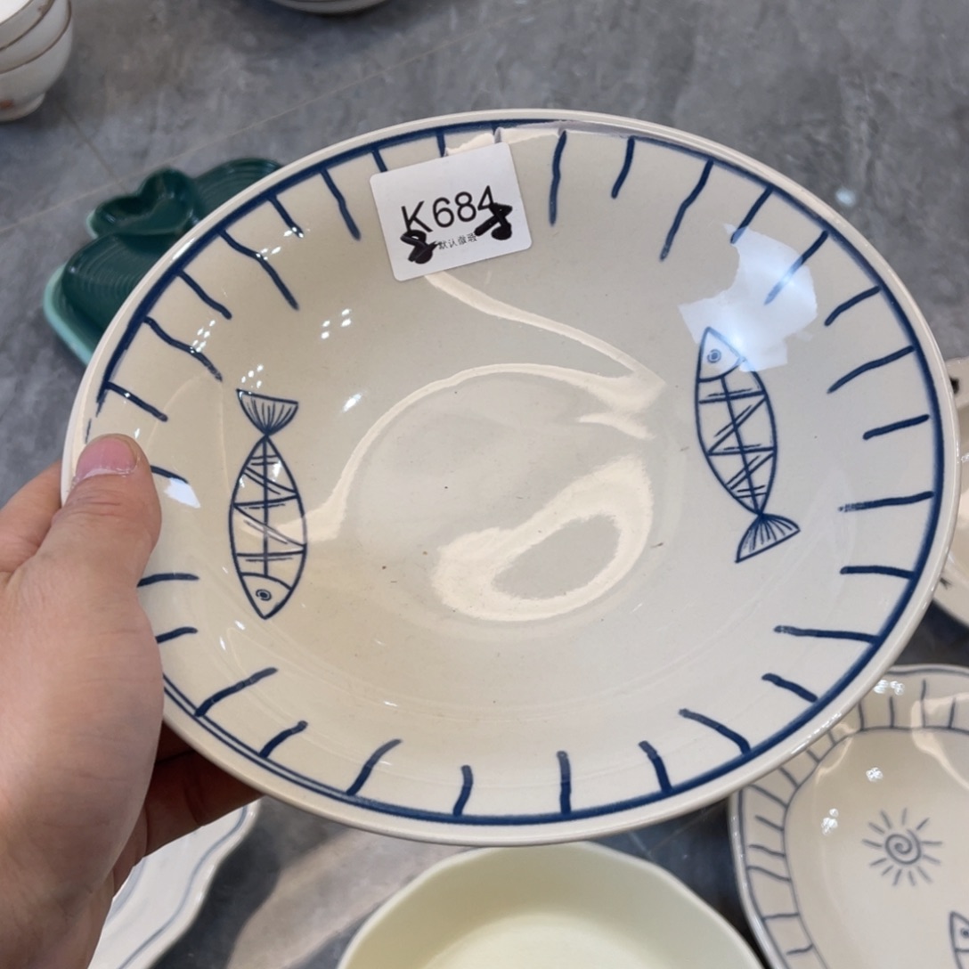 陶瓷微瑕餐具介意勿拍，满18飞！