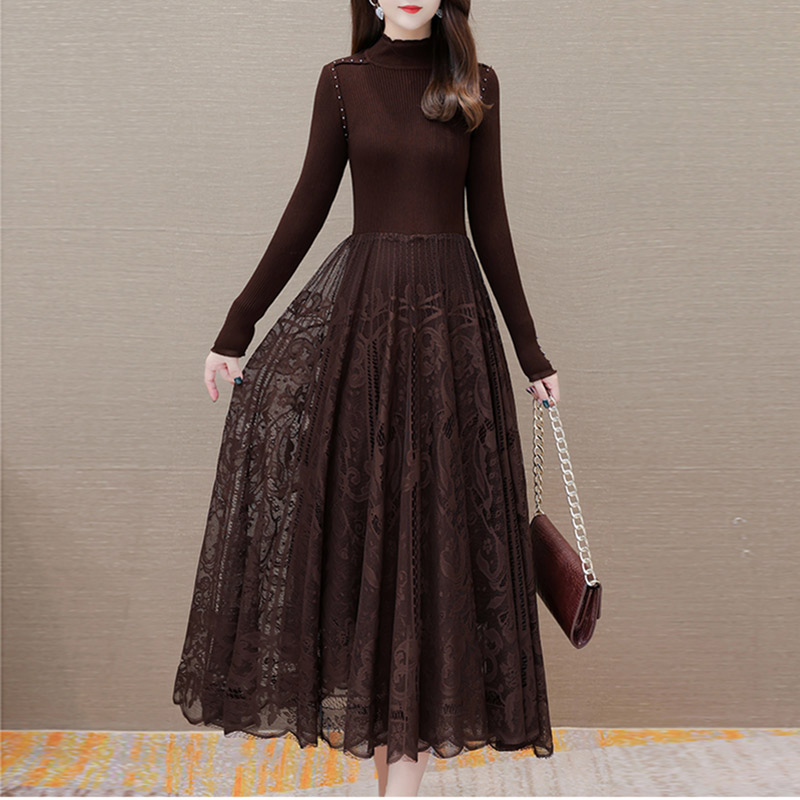 配大衣打底裙2025新款冬季女时尚蕾丝拼接中年妈妈长款针织连衣裙