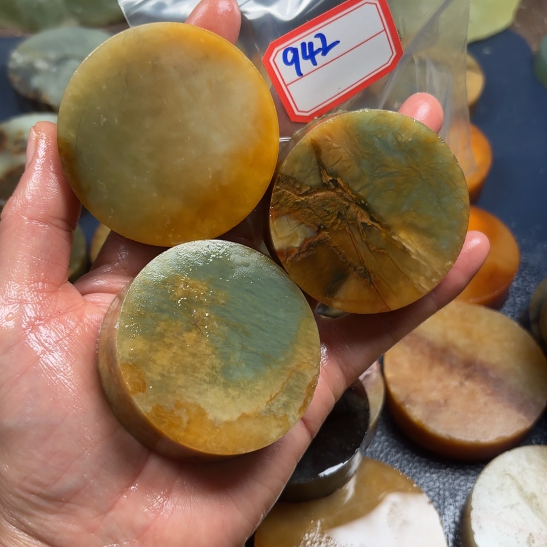 花***财蛇纹石玉未镶嵌珠宝半成品