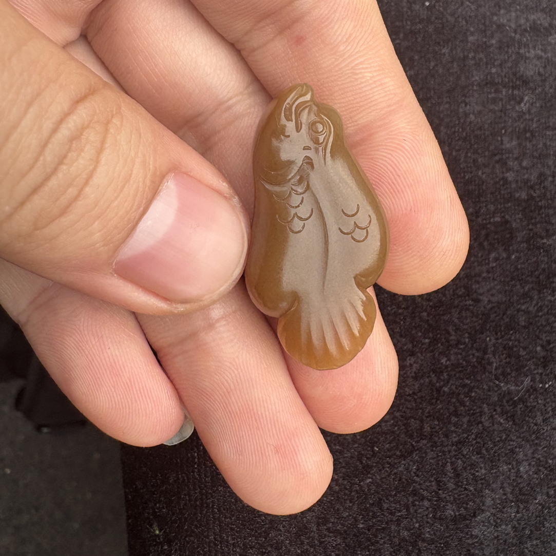 天然和田玉鱼吊坠精致时尚有气质男女款