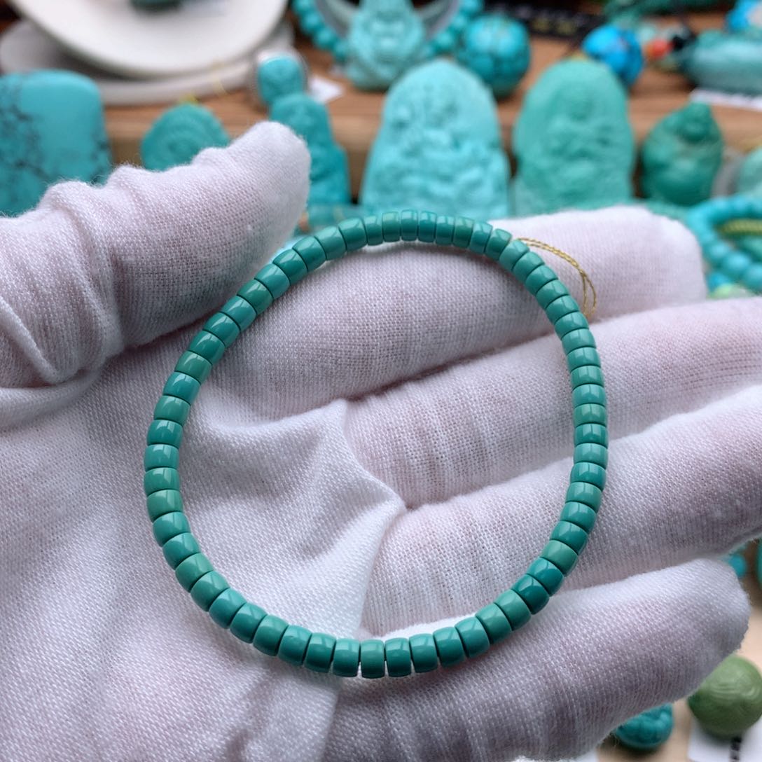 绿松石颈饰未镶嵌