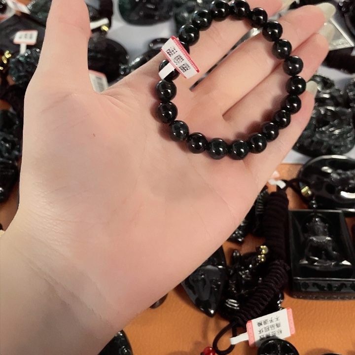 翡翠挂件未镶嵌张*师