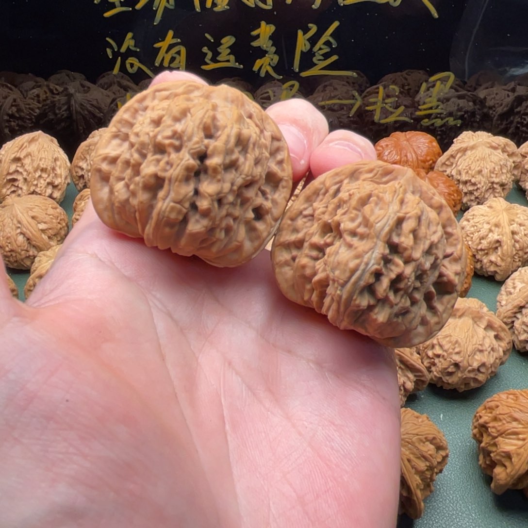 核桃把件重**辙43全品四座楼