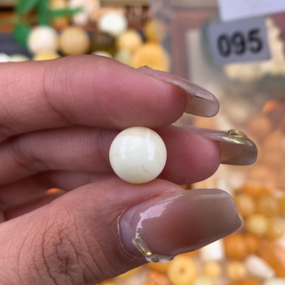 琥珀珠宝奇石未镶嵌10.4