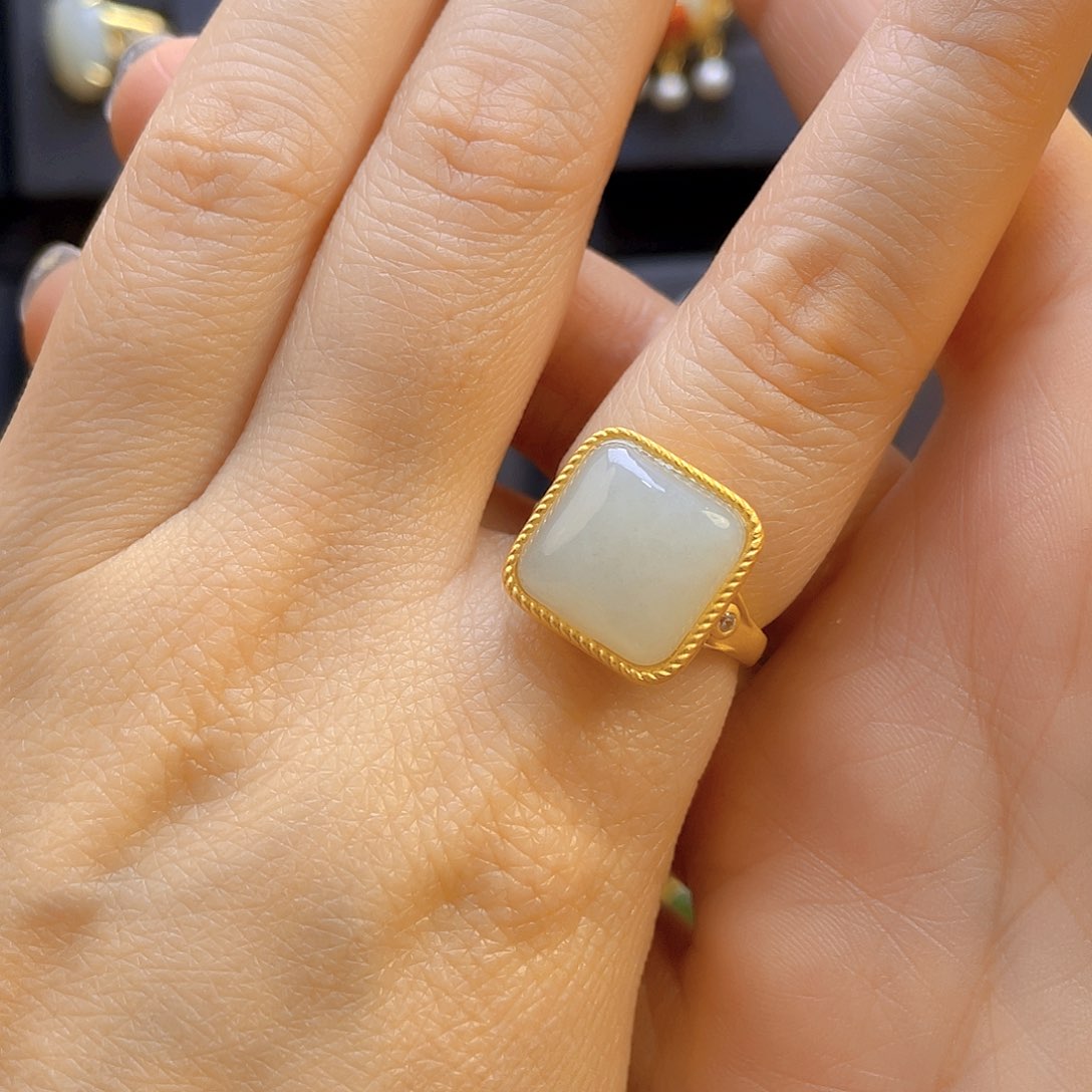 和田玉戒指银S925镀金镶嵌