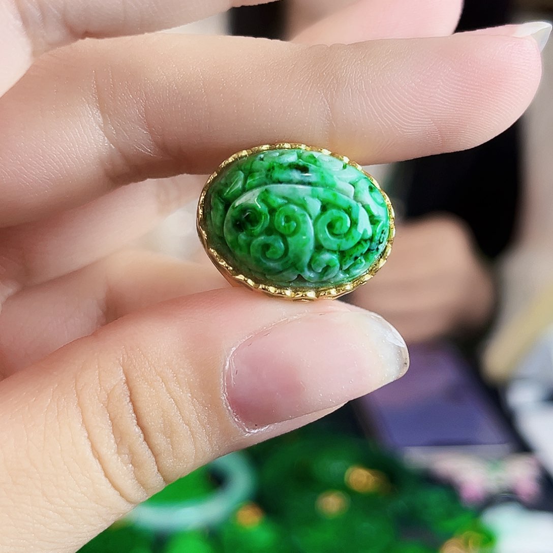 颈饰未镶嵌翡翠多样性