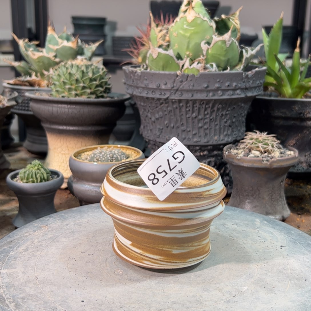 景德镇手工素里内口8.5高7瑕疵