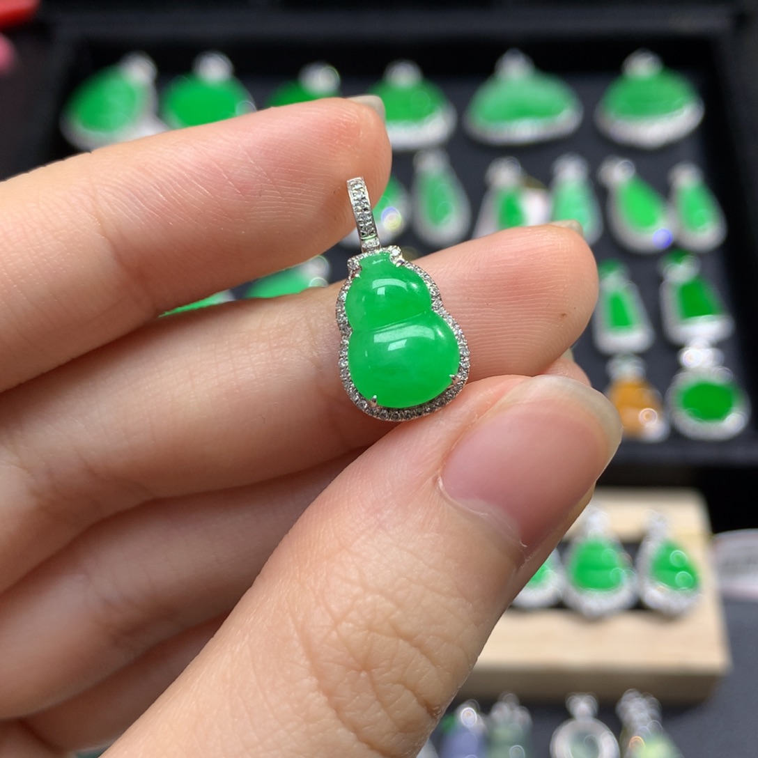 吊坠(不含链)18K金镶嵌翡翠