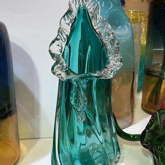 琉璃花瓶高33厘米口径6厘米