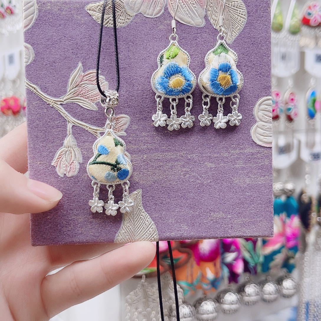 手串/手链核桃苗绣耳环