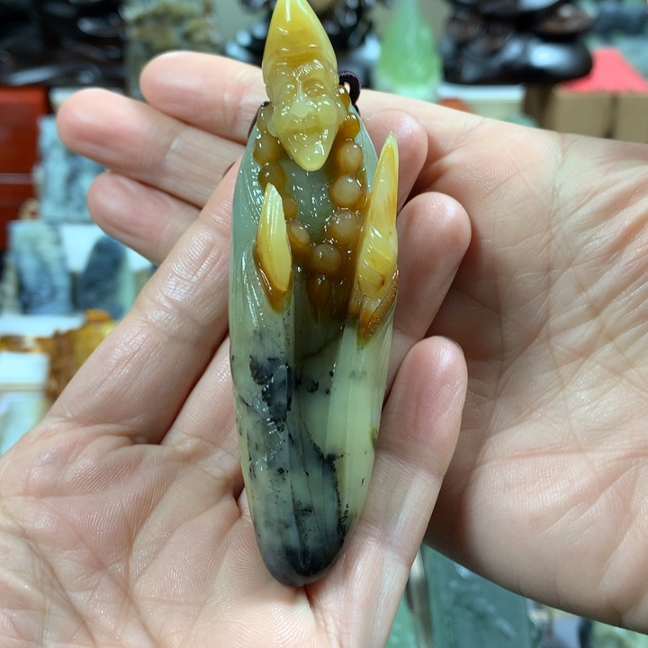 蛇纹石玉手把件未镶嵌