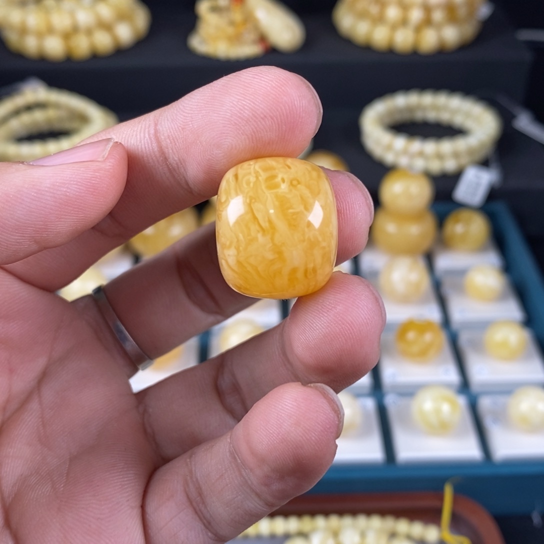 未镶嵌蜜蜡珠宝奇石