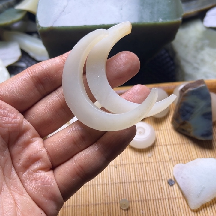 4***v和田玉（糖玉）未镶嵌挂件