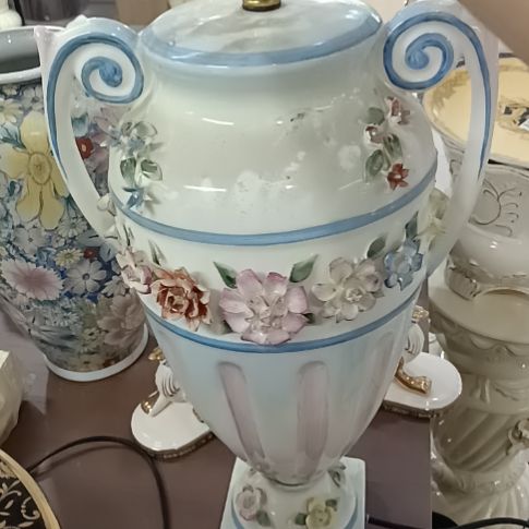 陶瓷瑕摆。。。。。。。。。。。。。