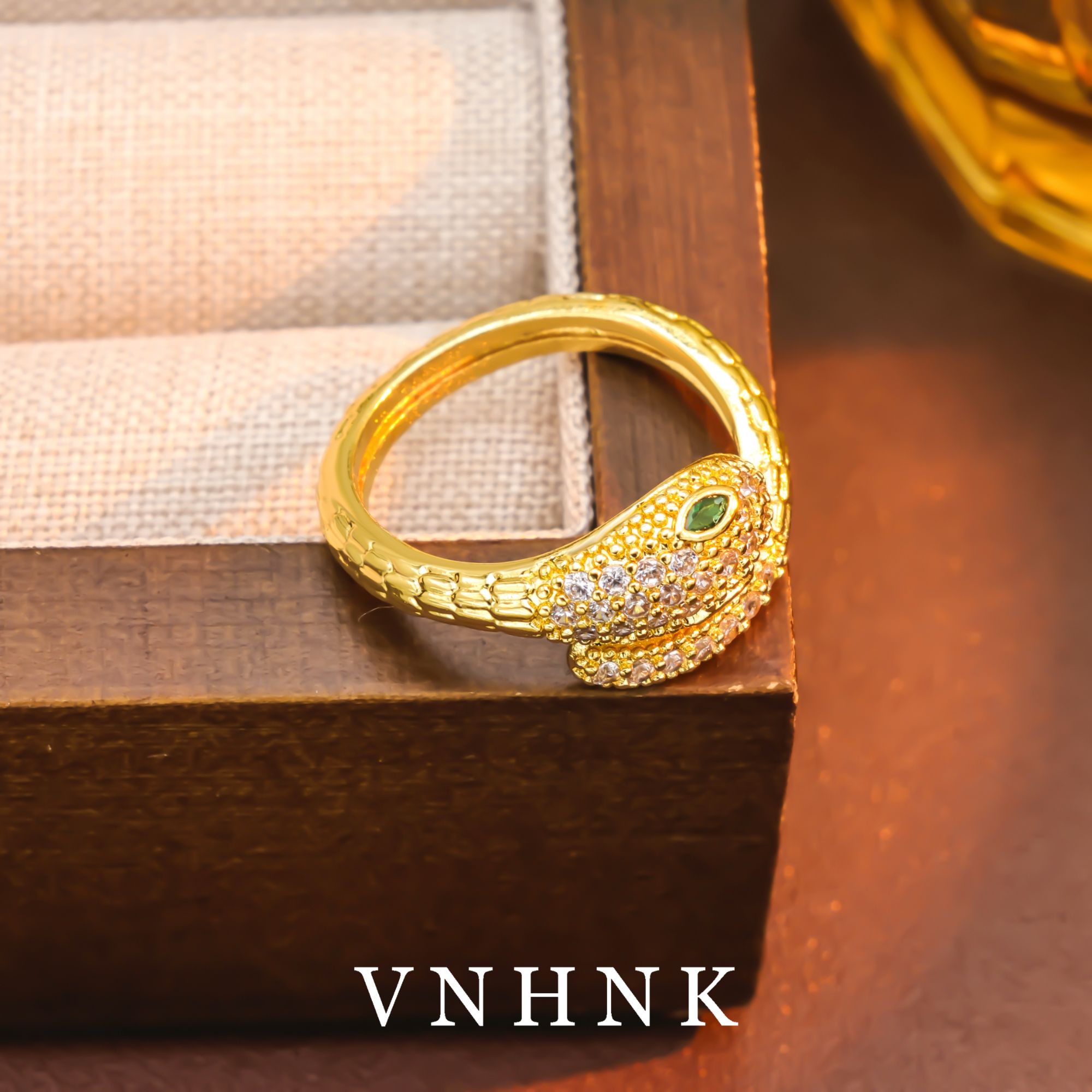 铜合金合成锆石戒指 美可儿   E313   金色时尚气质戒指