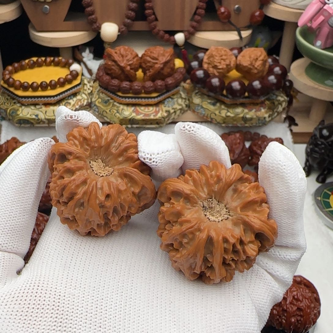 文玩核桃吊坠39凹底龙门涧