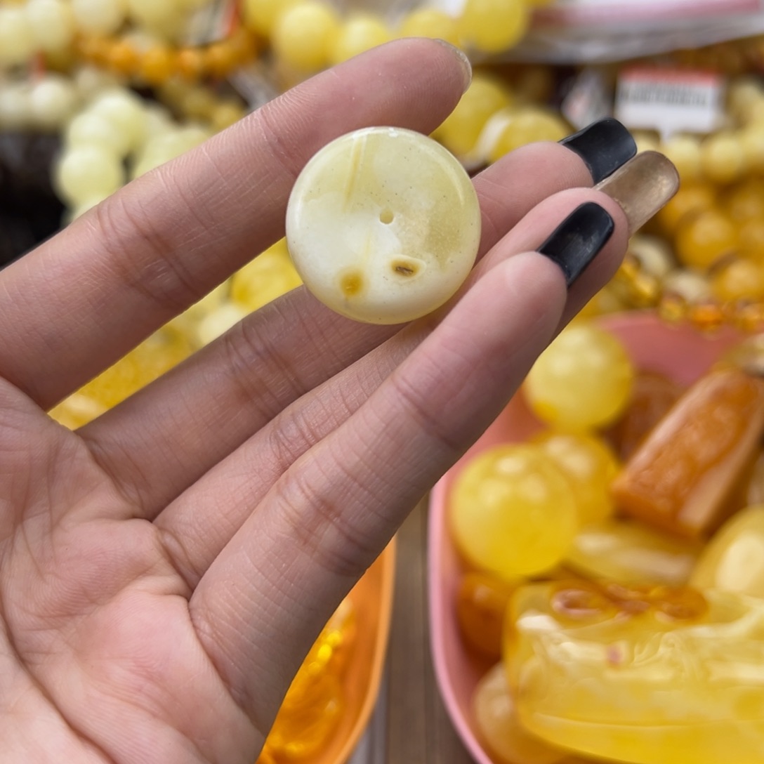 琥珀珠宝奇石未镶嵌