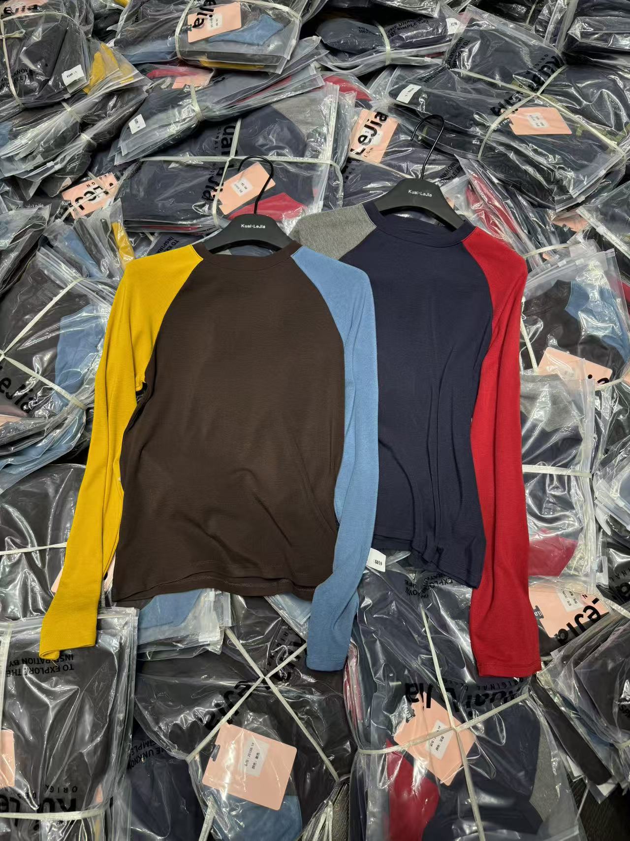 【彩釉三彩】早秋新款百搭休闲显瘦通勤上衣撞色拼接圆领长袖T恤女