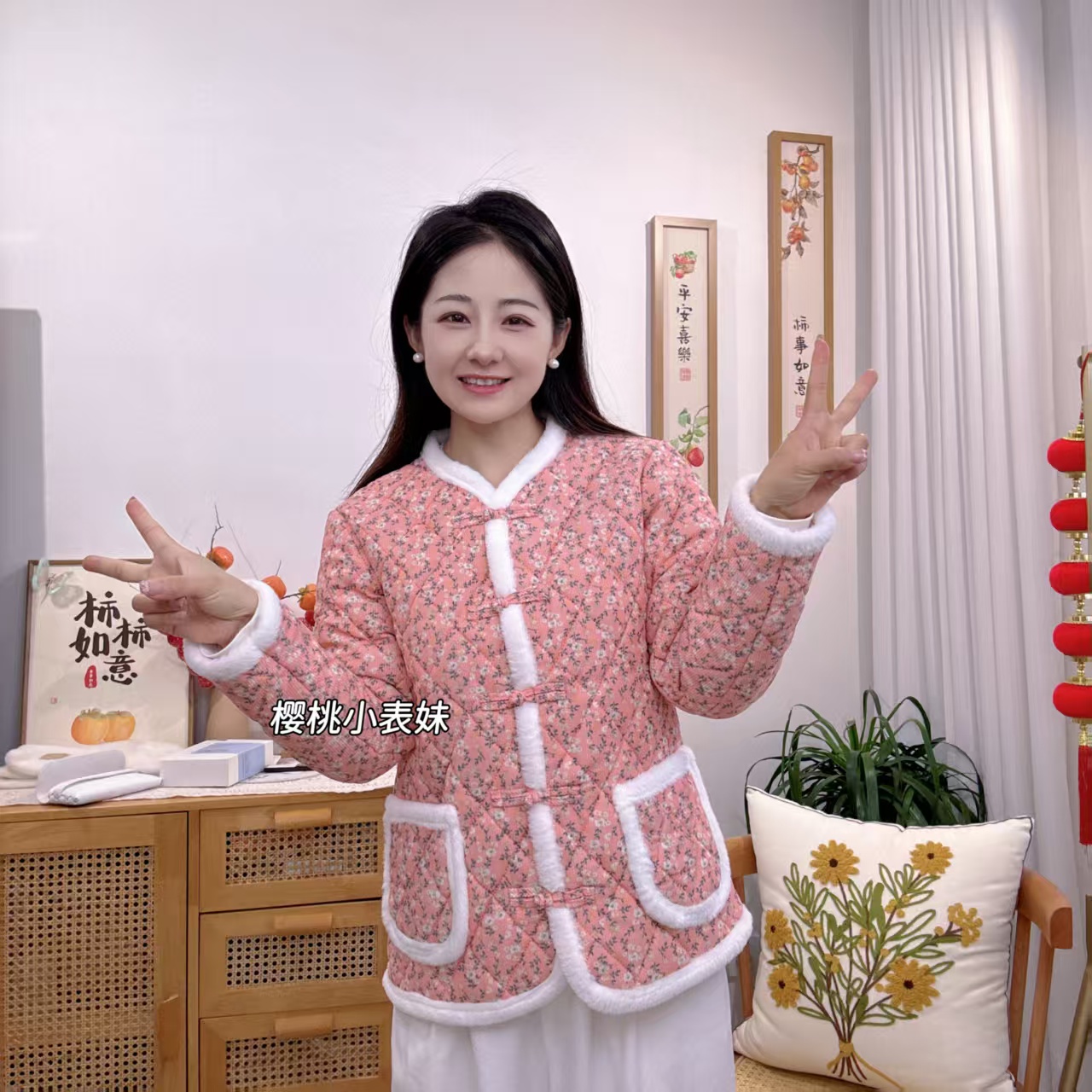 2025新款长袖保暖宽松型常规款女士时尚套装加厚上衣