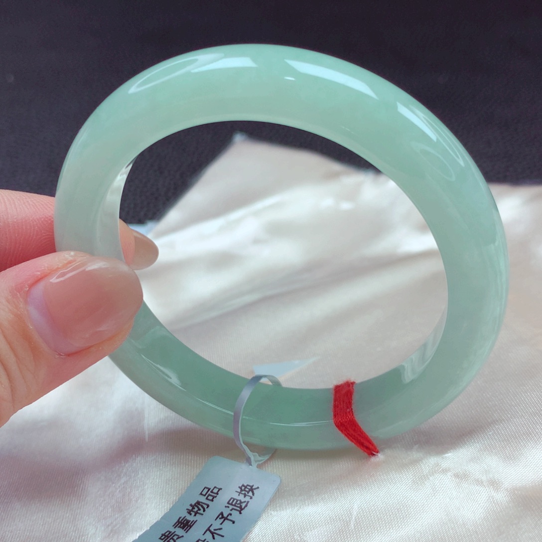 翡翠手镯未镶嵌手镯88