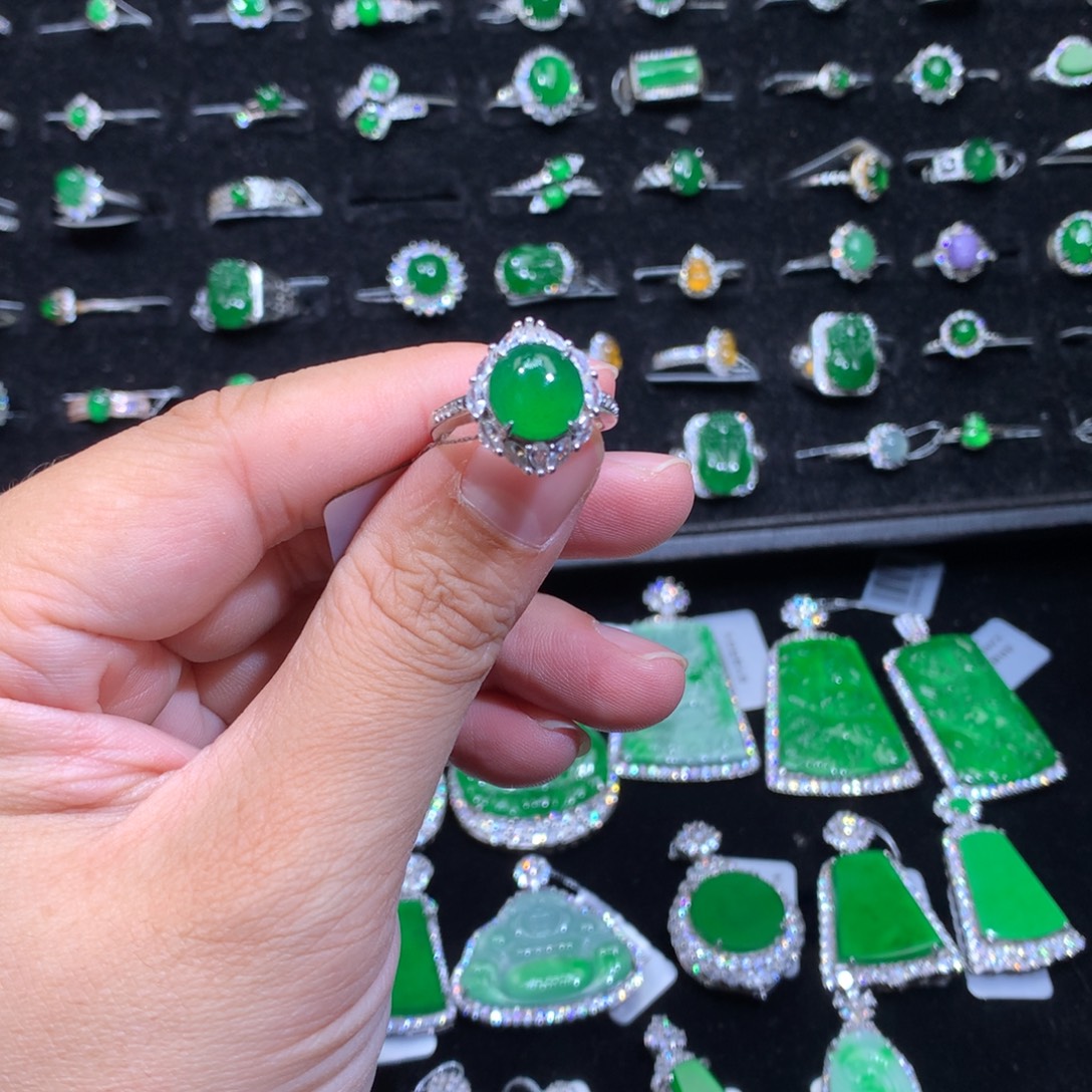 翡翠银S925镶嵌颈饰翡翠