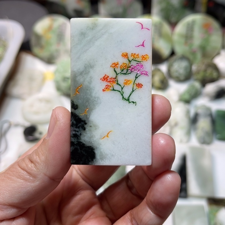 独山玉未镶嵌颈饰