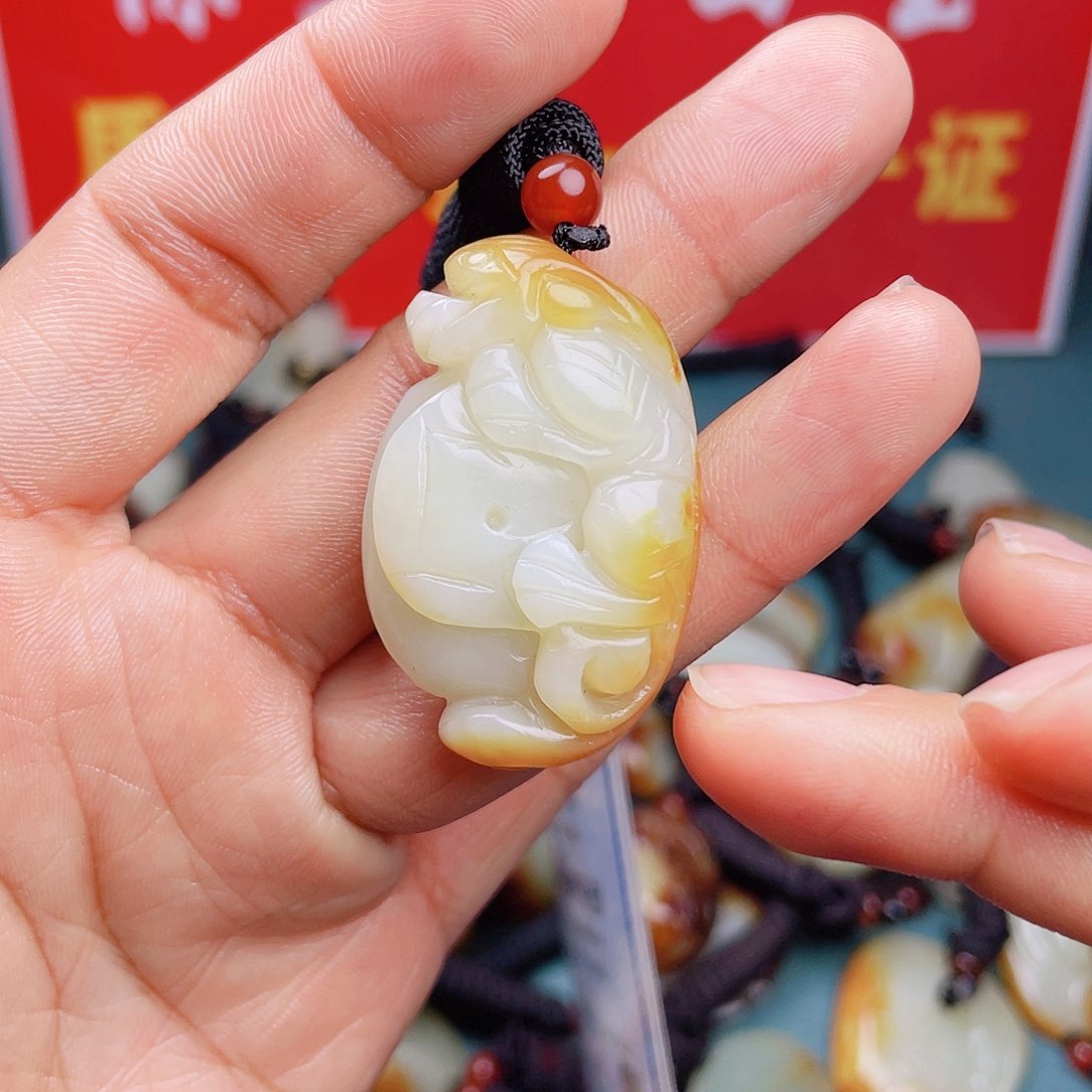 和田玉颈饰未镶嵌