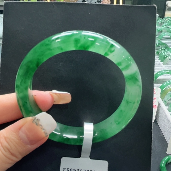 石英质玉（非洲翠）未镶嵌手镯