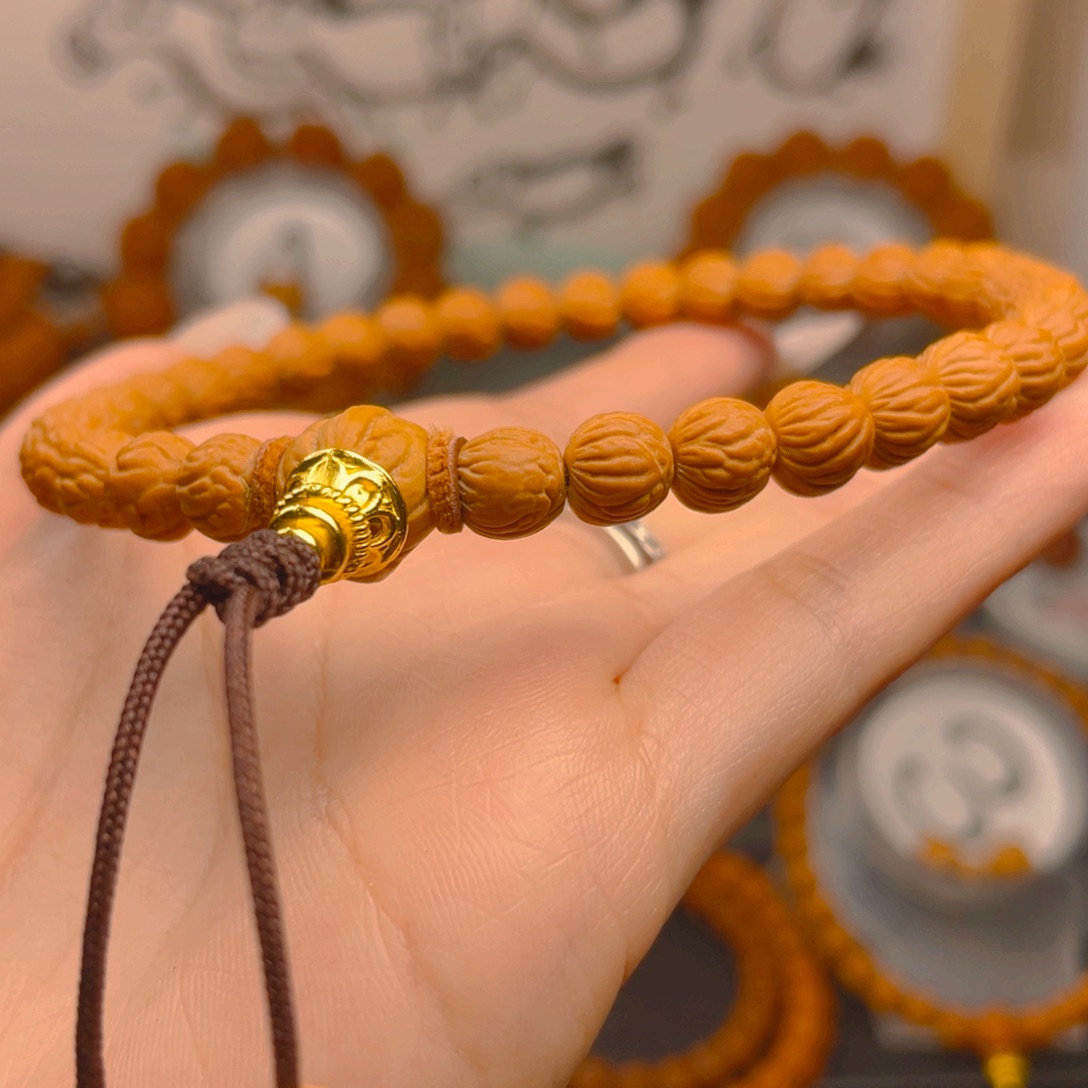 大***肌吊坠文玩核桃0.777777777777