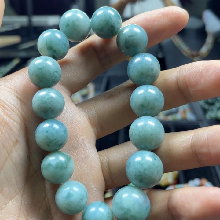 翡翠未镶嵌颈饰手串