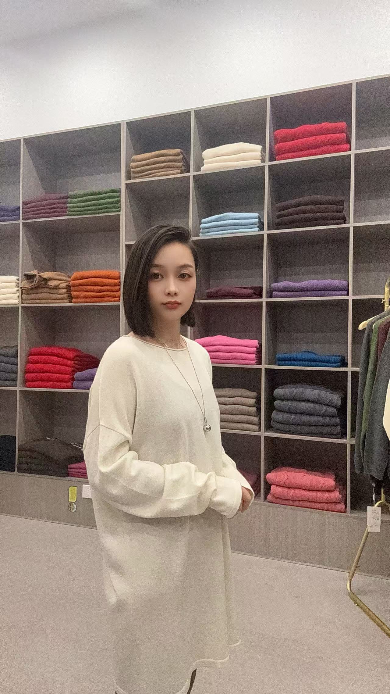 一字领女羊毛衫秋冬圆领长袖常规日常宽松型T恤韩版上衣纯色