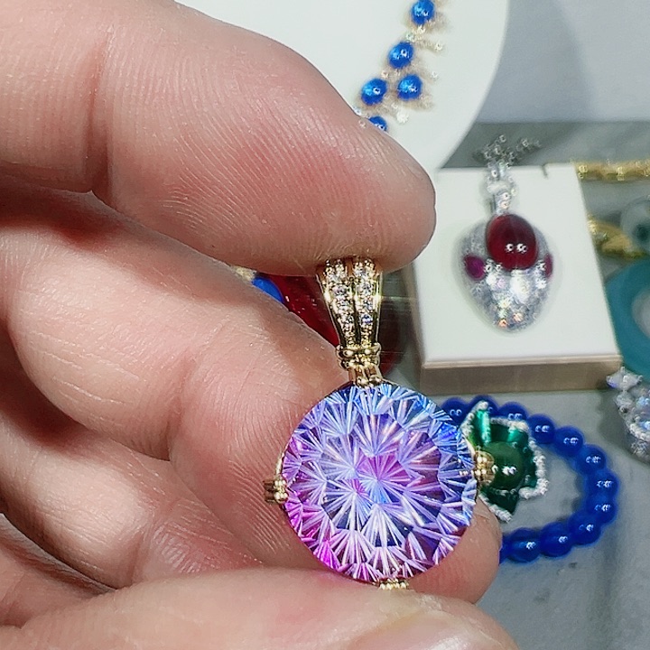 红宝石颈饰未镶嵌