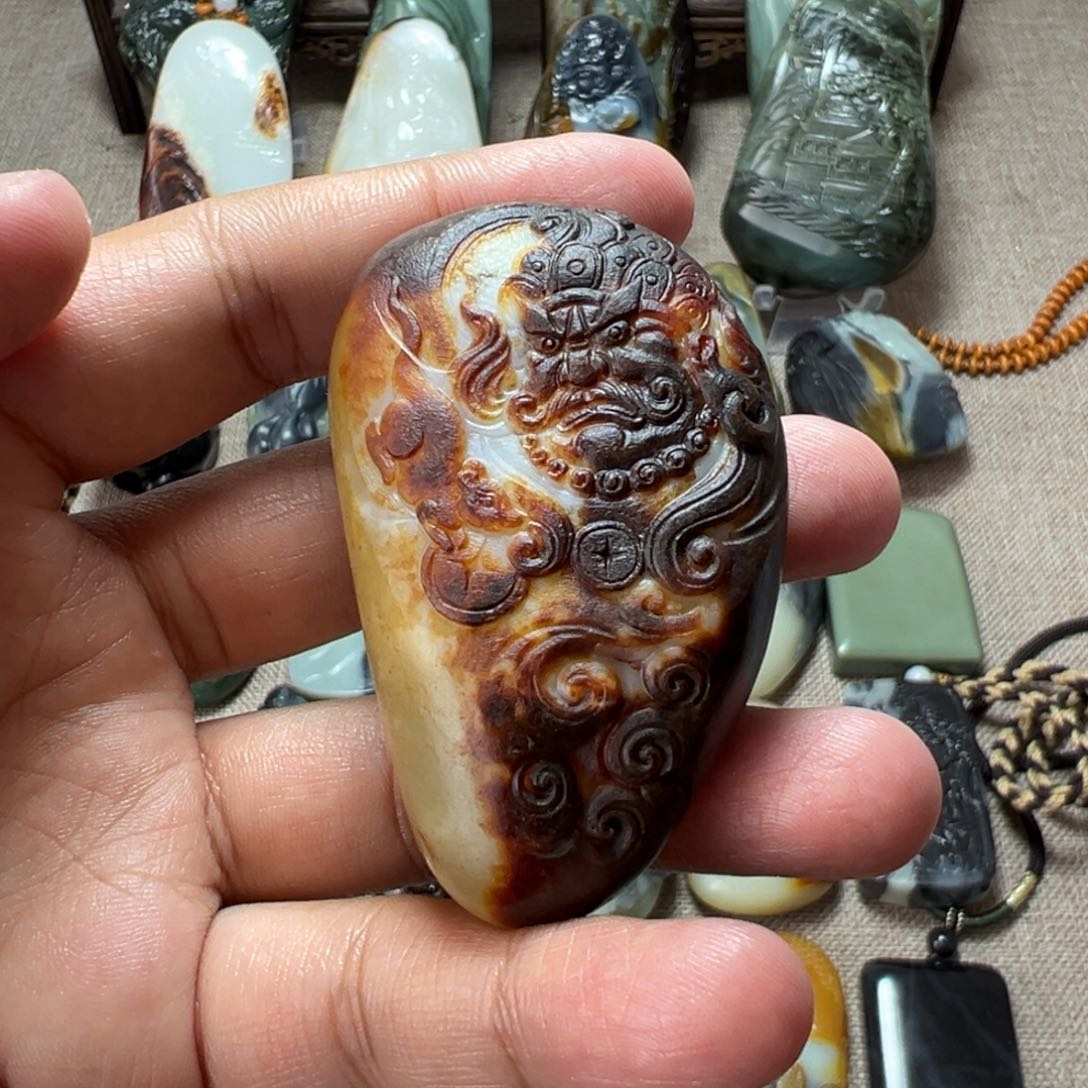 和田玉挂件未镶嵌黄财神