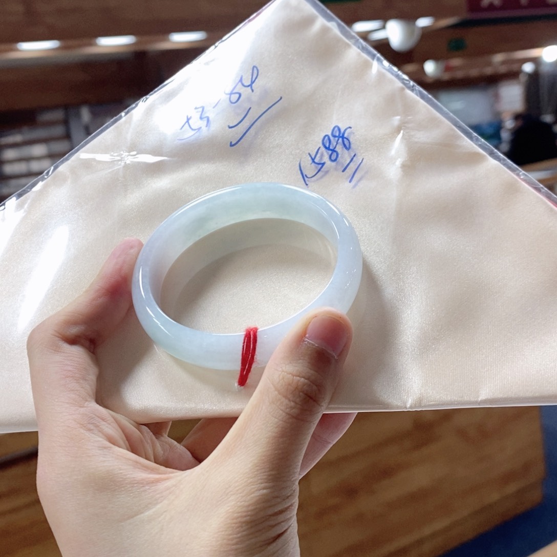 翡翠手镯未镶嵌买断