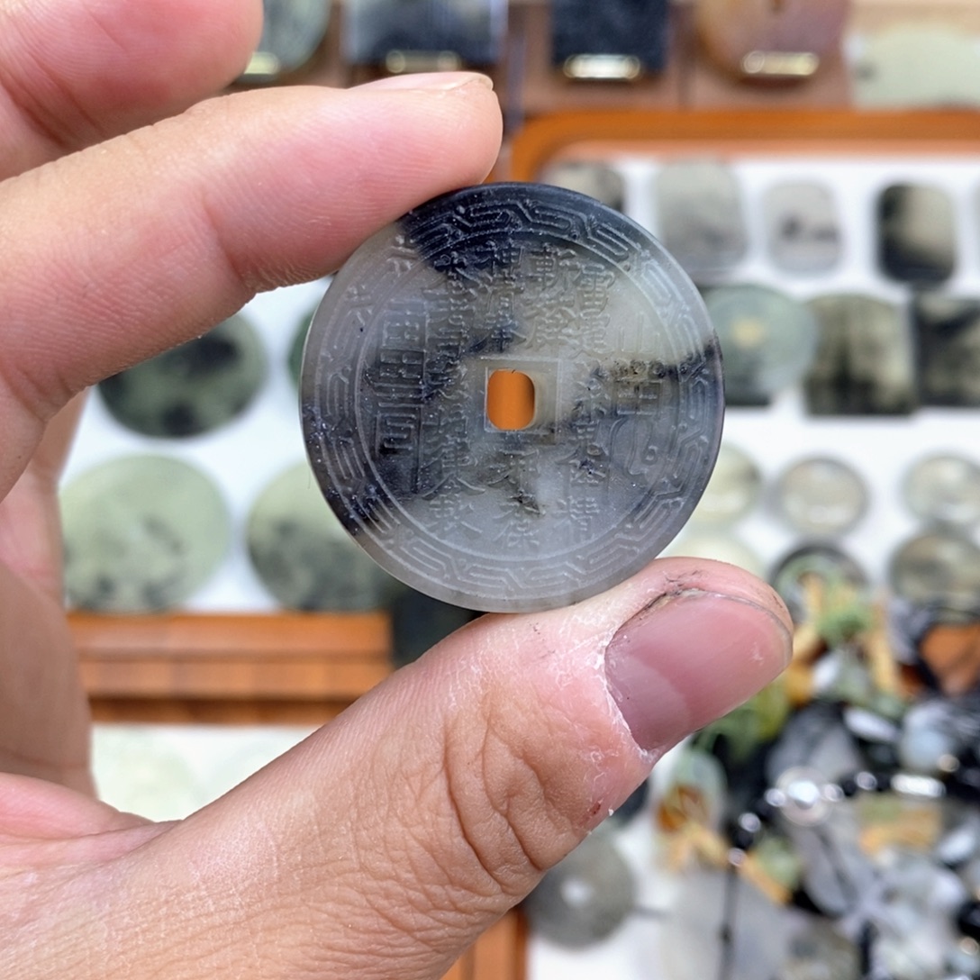 岫玉未镶嵌颈饰直径3.5岫玉山鬼花钱