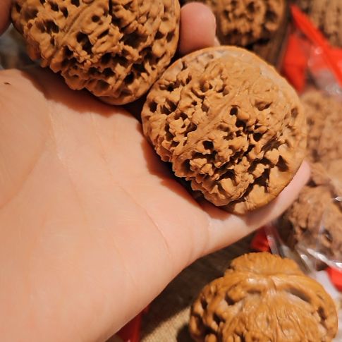 A***s文玩核桃吊坠49南疆