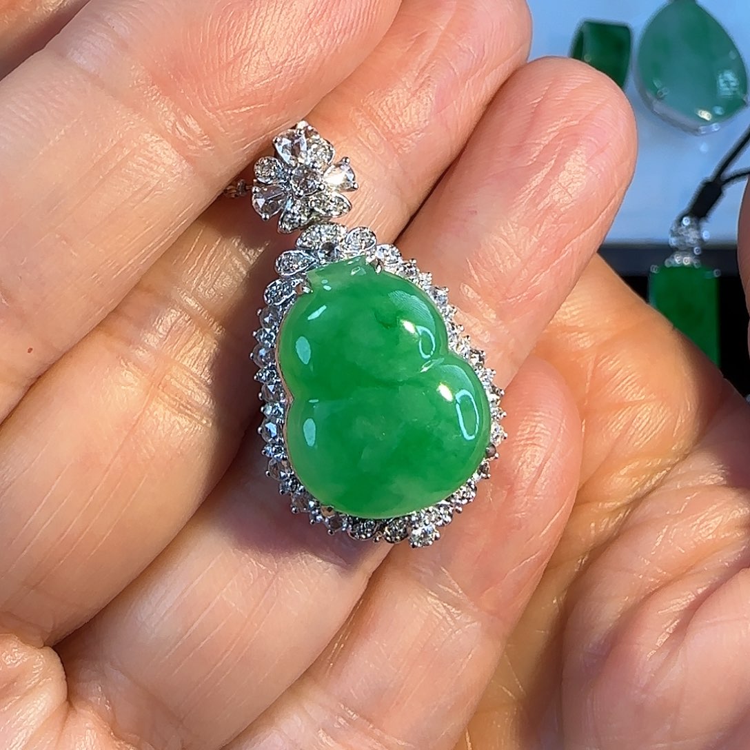 翡翠颈饰18K金镶嵌葫芦